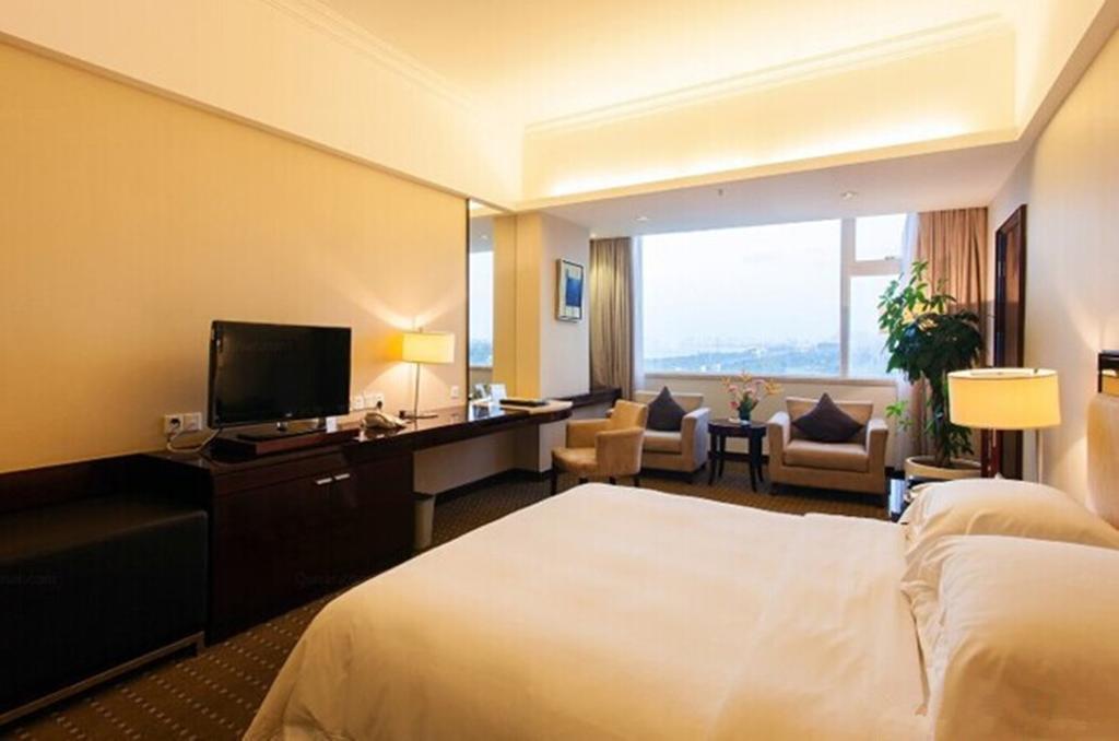 Tienyow Grand Hotel Haikou  Room photo